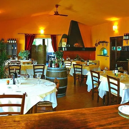 Lu Nibareddu, Loiri Holiday home *
